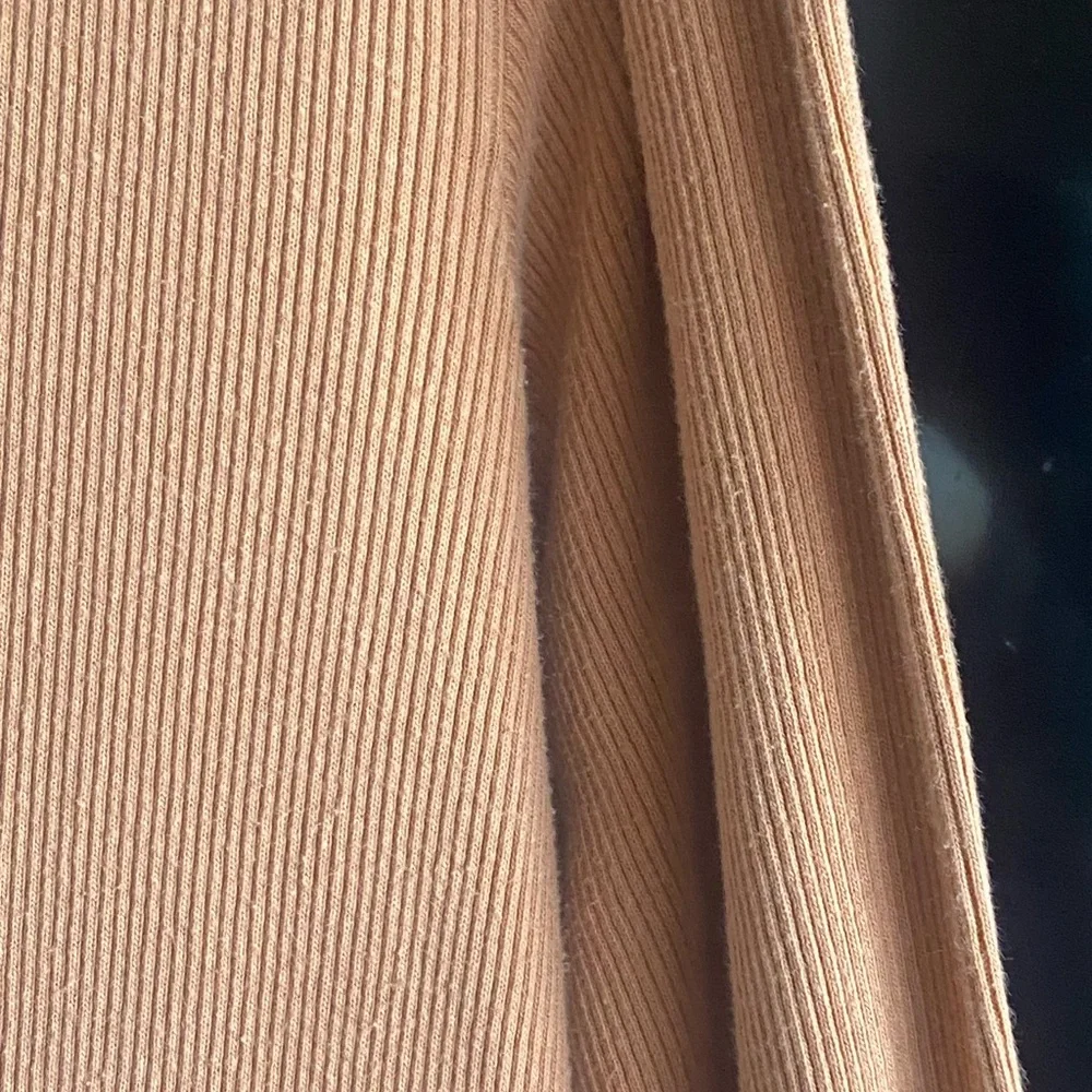 City Lights Peach Long Sleeve Ribbed Maxi Dress. Size Medium